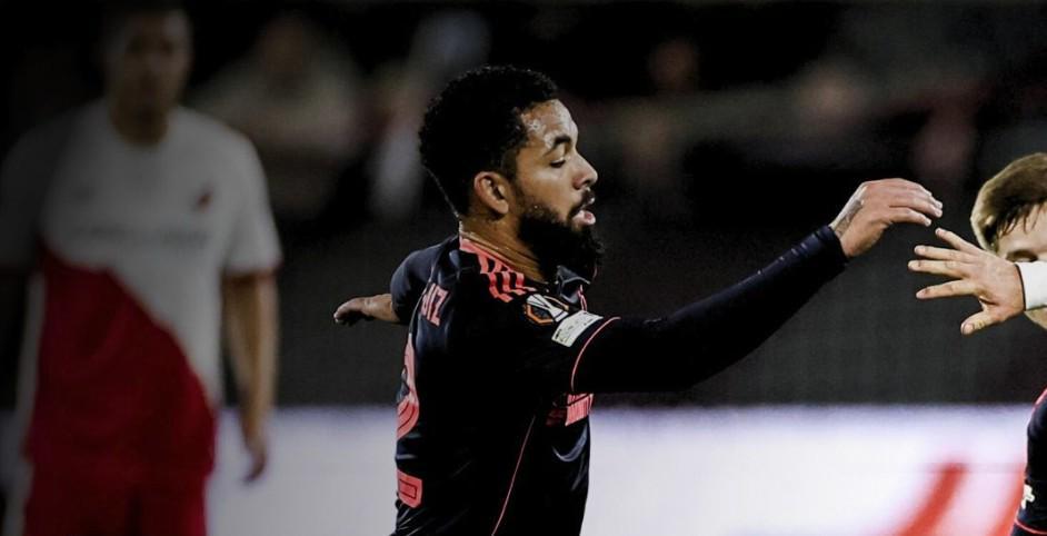 世界杯赛事直播平台下载-天空体育：若维拉想买断道格拉斯-路易斯，转会费不会高