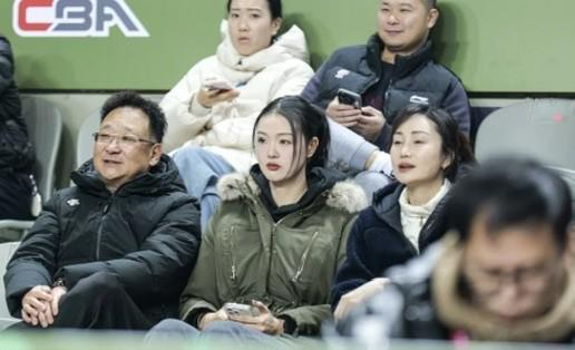 世界杯客户端下载说明-老婆来看球压力大？张常宁现身同曦主场，吴冠希连丢关键罚球