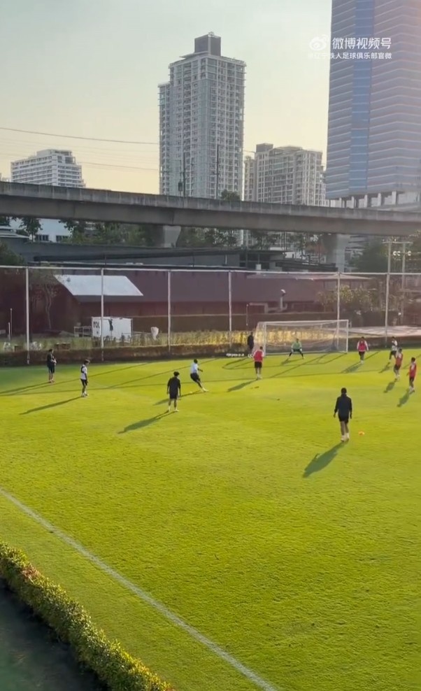 姆本扎“金搓”世界波