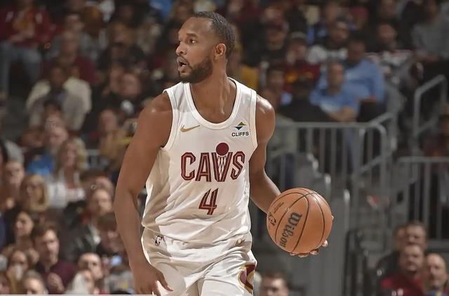 世界杯手机高清观看软件下载-成长不如预期的莫布里将被交易? 究竟谁能辅佐哈登夺取首冠?